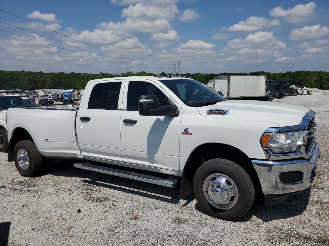 2023 Ram 3500 Laramie - Фото 4