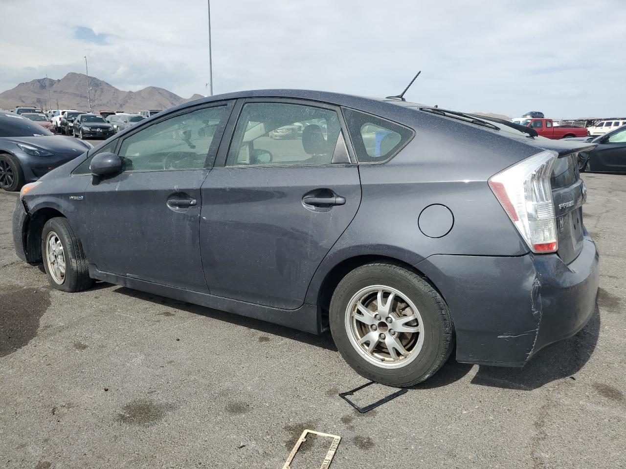 2010 Toyota Prius - Image 2