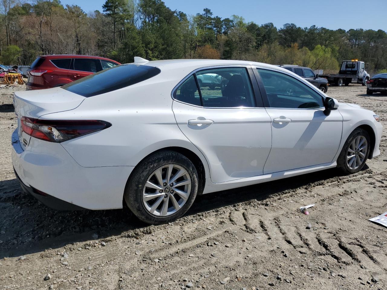 2021 Toyota Camry Le - Image 3
