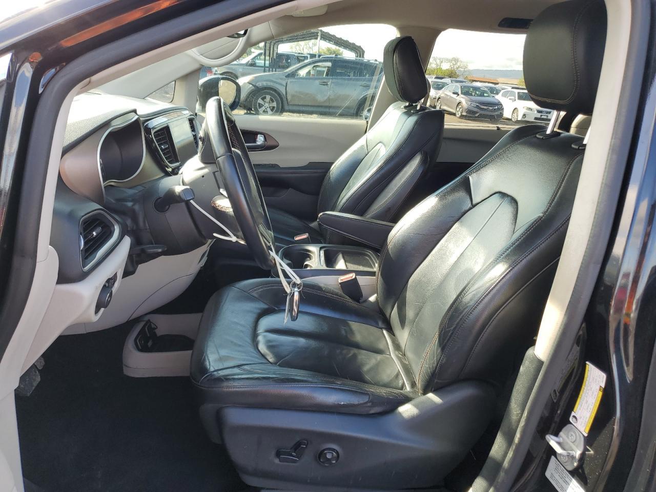 2017 Chrysler Pacifica Touring L - Фото 7