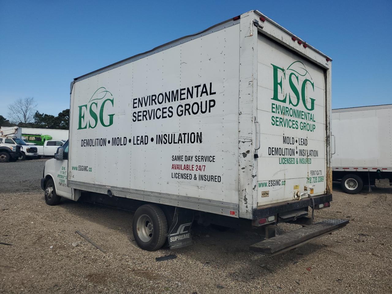 2015 GMC Savana Cutaway G3500 - Image 2