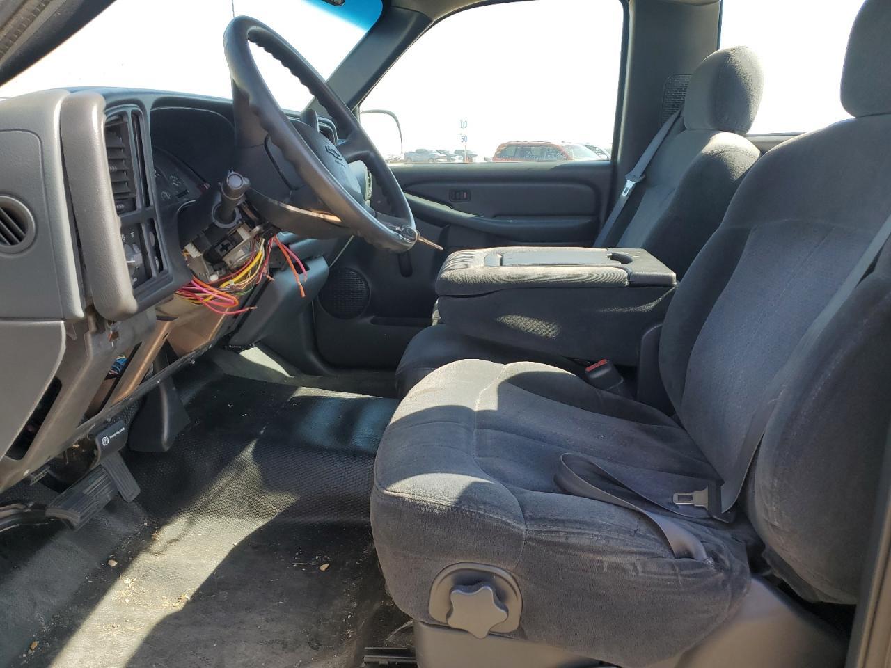 2000 Chevrolet Silverado C1500 - Image 7