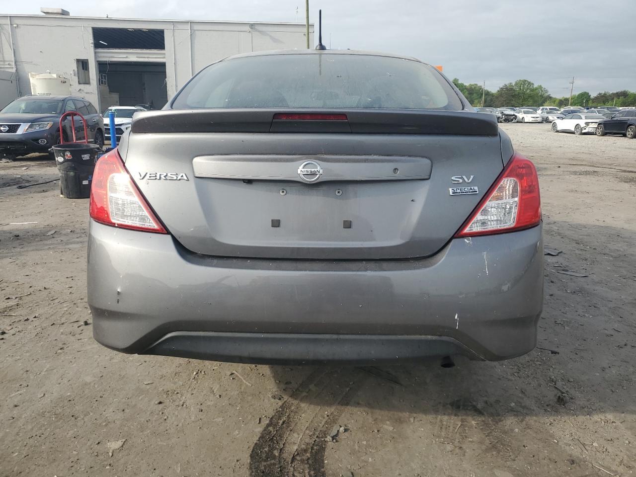 2018 Nissan Versa S - Фото 6
