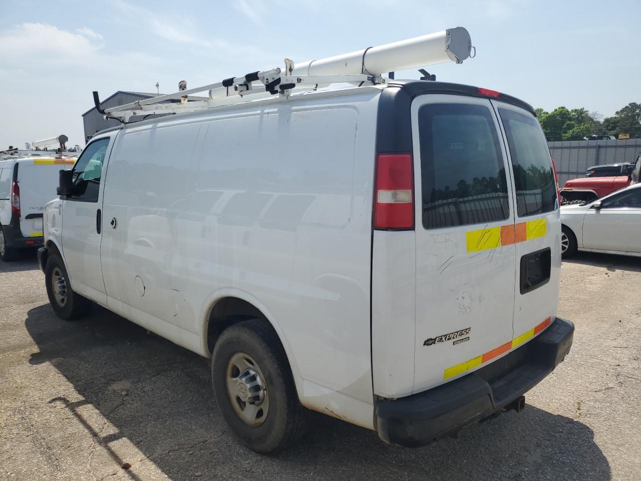 2013 Chevrolet Express G2500 - Фото 2