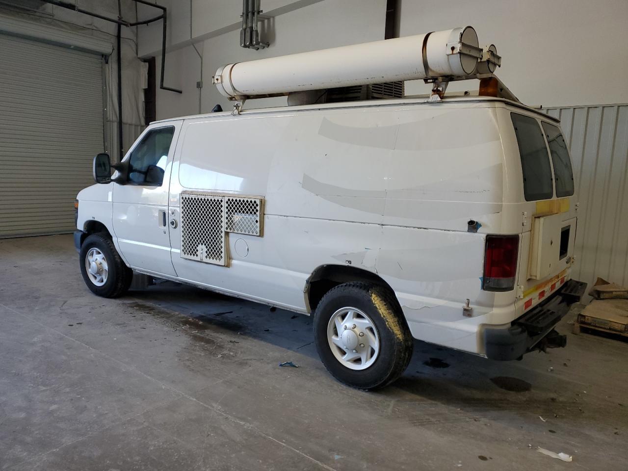 2008 Ford Econoline E350 Super Duty Van - Фото 2
