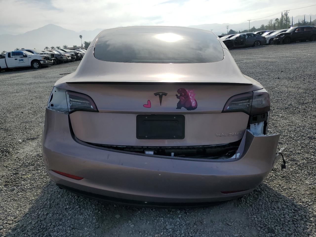 2022 Tesla Model 3 - Фото 6
