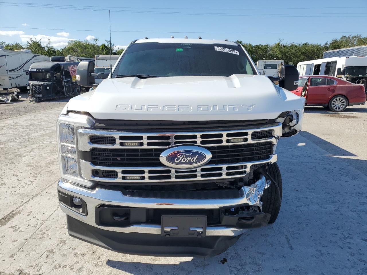 2024 Ford F350 Super Duty - Image 5