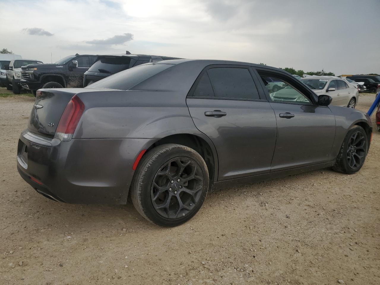 2019 Chrysler 300 Touring - Фото 3
