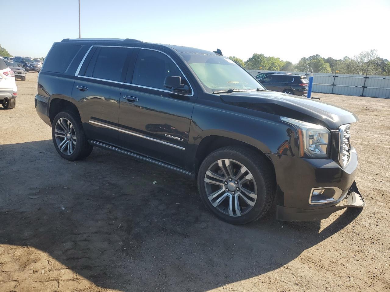 2019 GMC Yukon Denali - Фото 4
