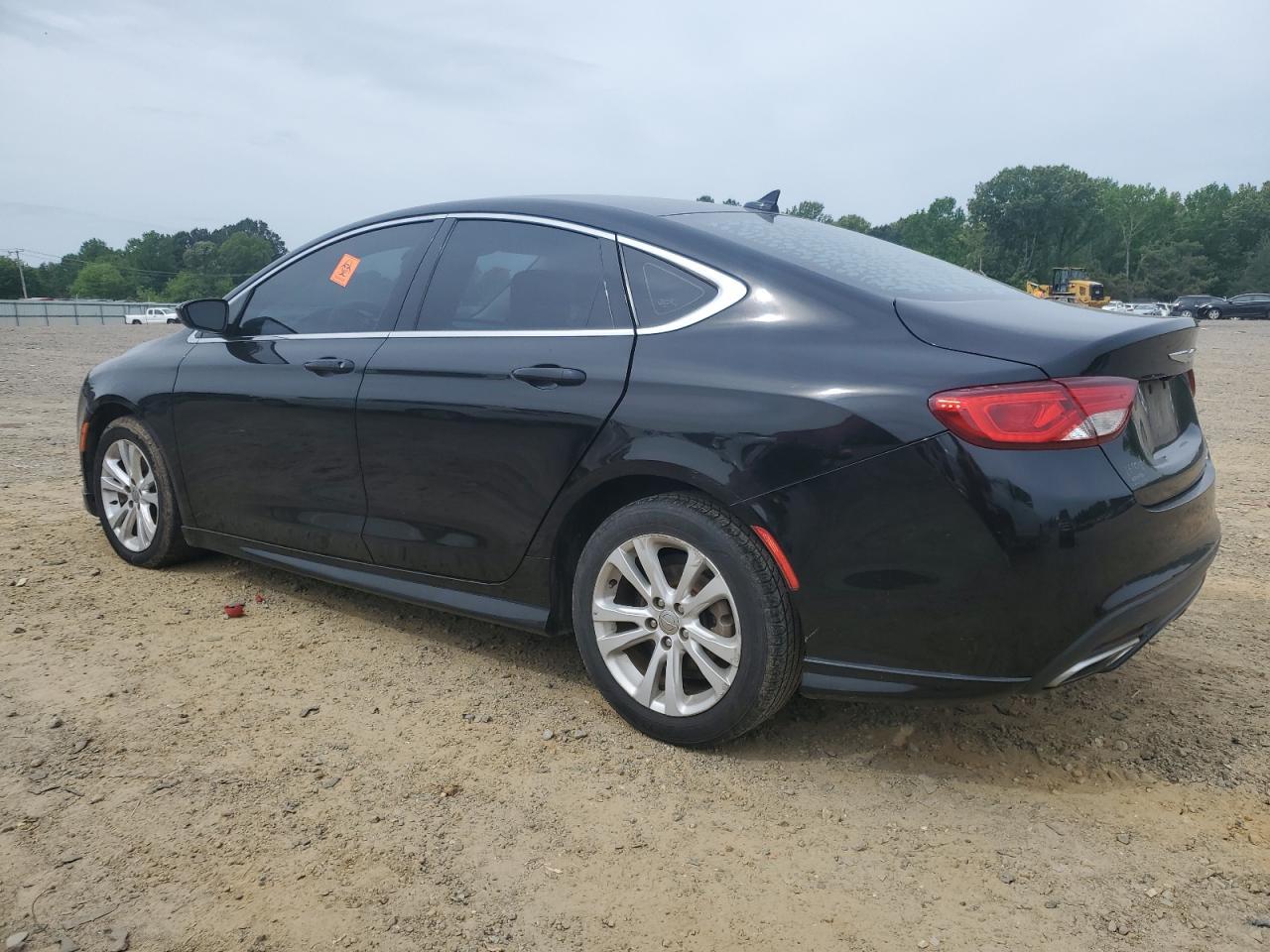 2017 Chrysler 200 Limited - Фото 2