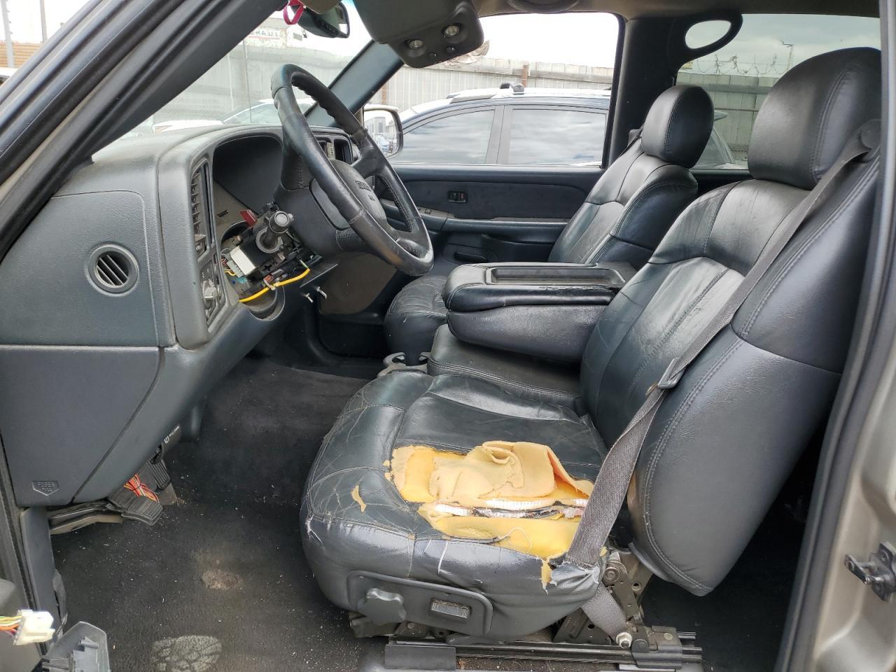 2002 GMC Sierra C1500 Heavy Duty - Image 7
