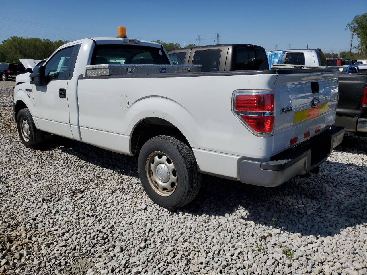 2010 Ford F150 - Фото 2