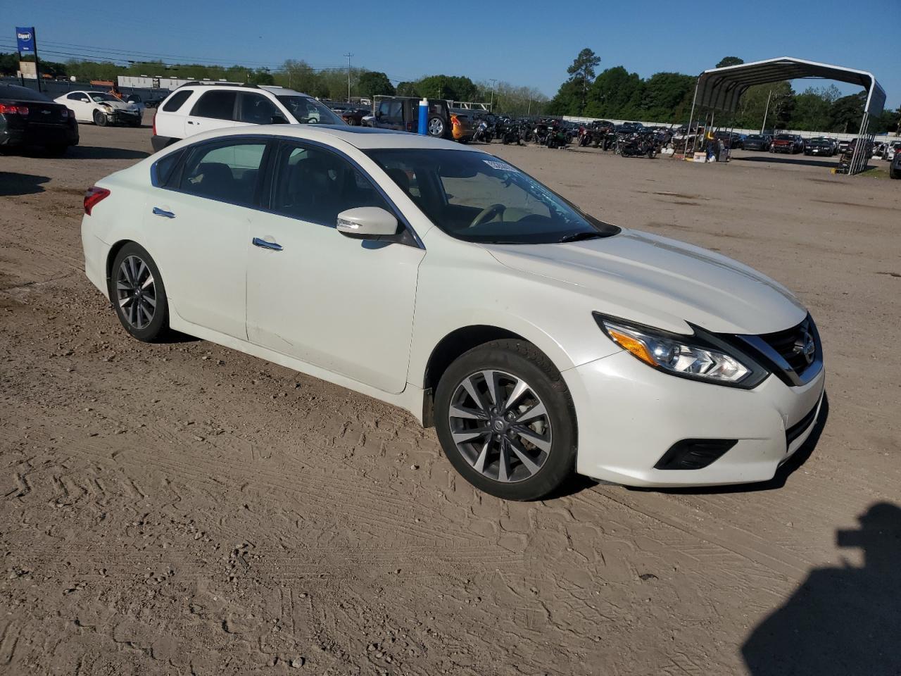 2017 Nissan Altima 2.5 - Image 4