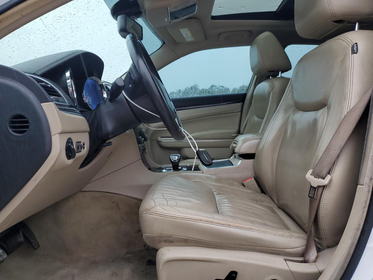 2014 Chrysler 300 - Image 7