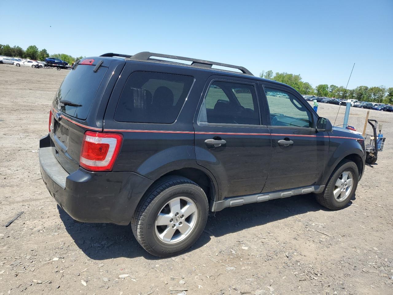 2011 Ford Escape Xlt - Image 3
