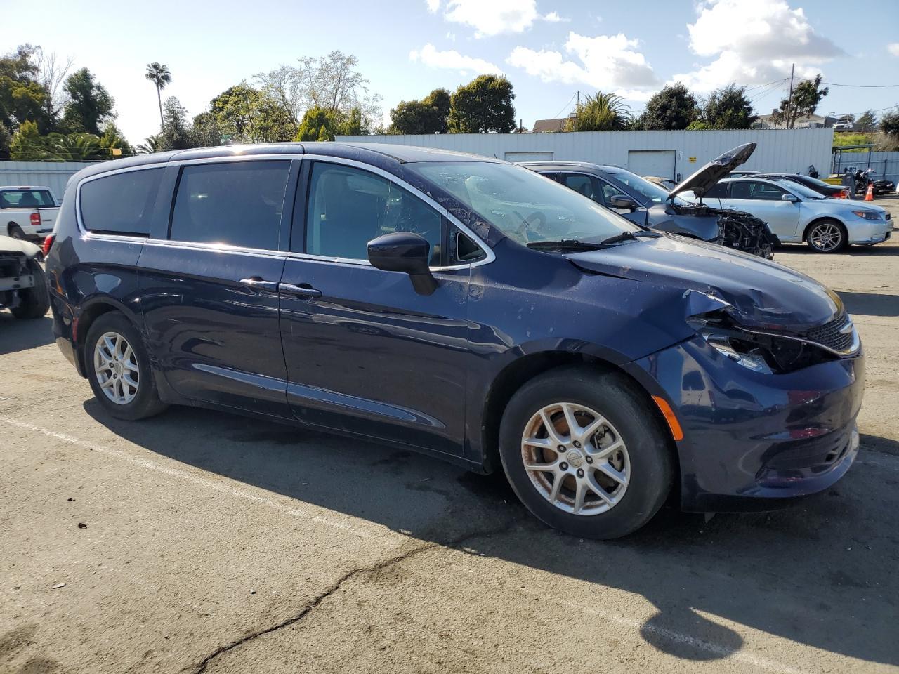 2017 Chrysler Pacifica Lx - Фото 4