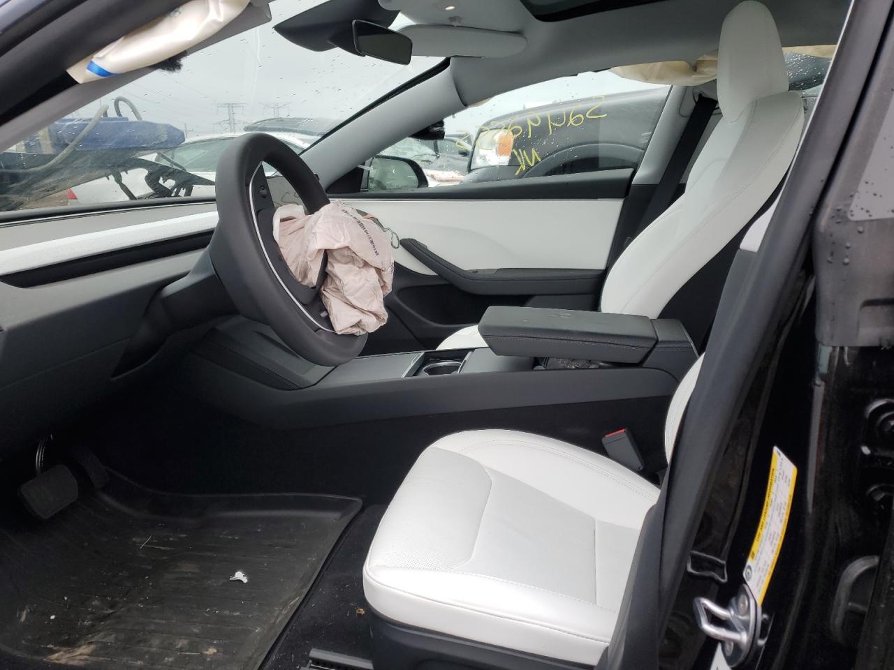 2025 Tesla Model 3 - Фото 7