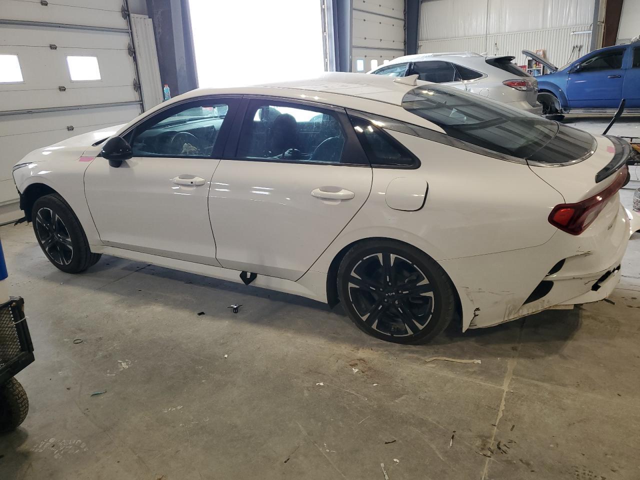 2022 Kia K5 Gt Line - Фото 2