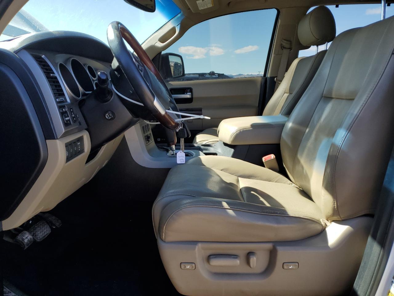 2016 Toyota Sequoia Platinum - Фото 7