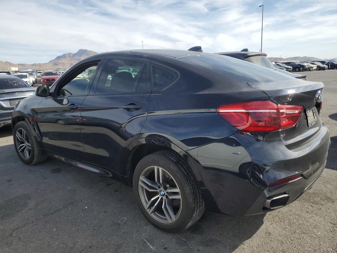 2016 BMW X6 xDrive35I - Фото 2
