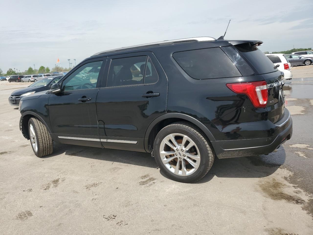 2018 Ford Explorer Xlt - Фото 2