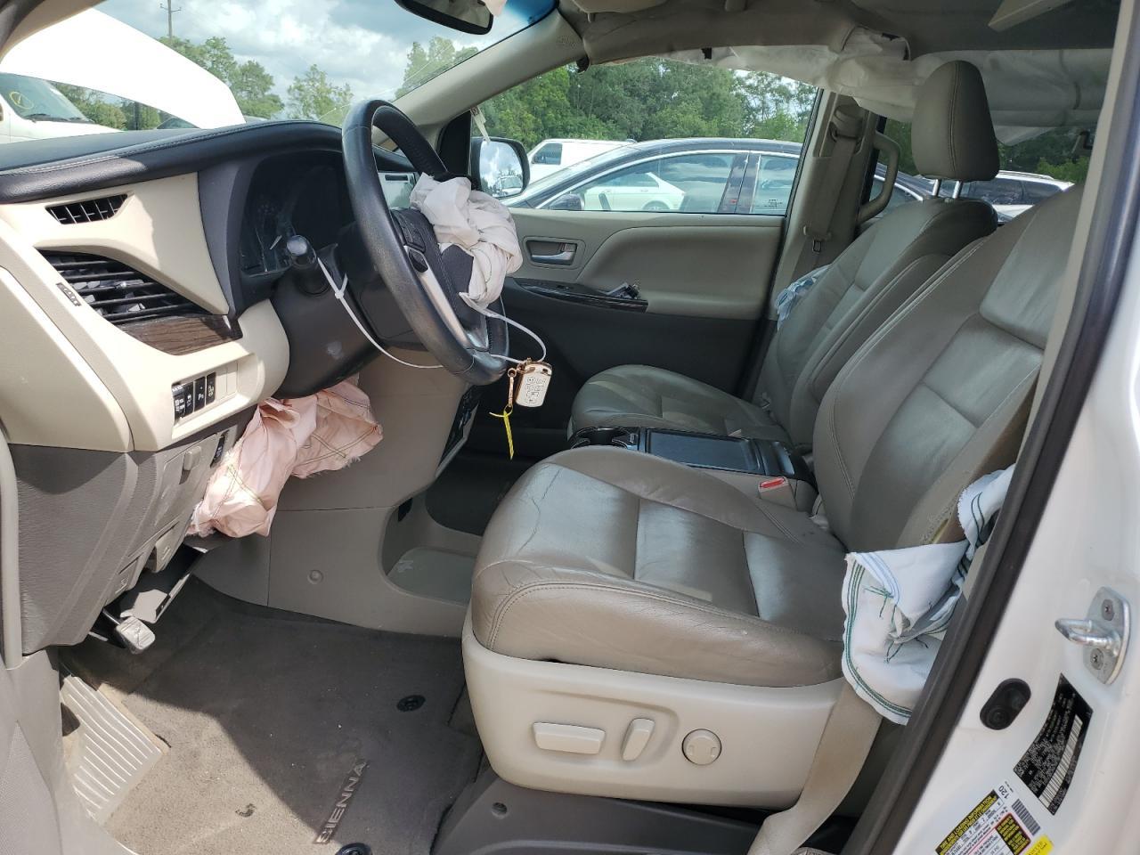 2017 Toyota Sienna Xle - Фото 7