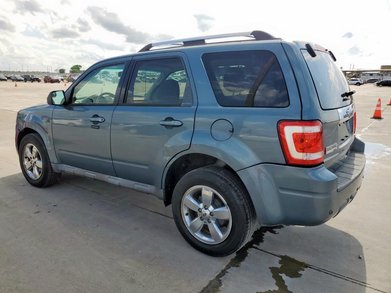 2011 Ford Escape Limited - Фото 2