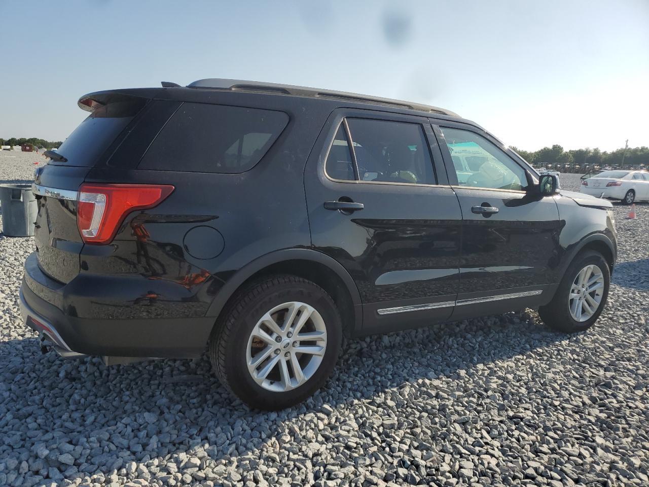2017 Ford Explorer Xlt - Фото 3