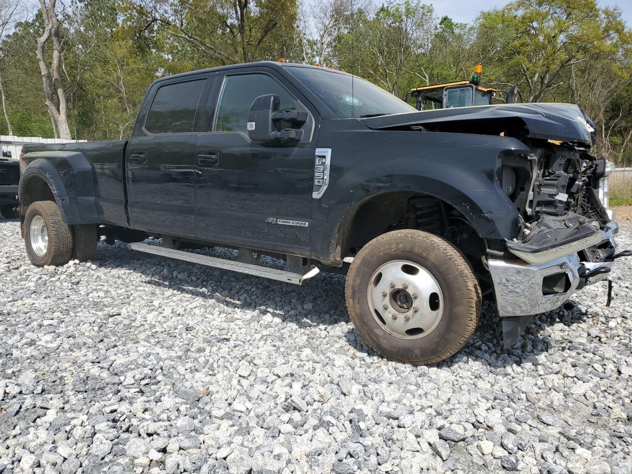 2017 Ford F350 Super Duty - Image 4