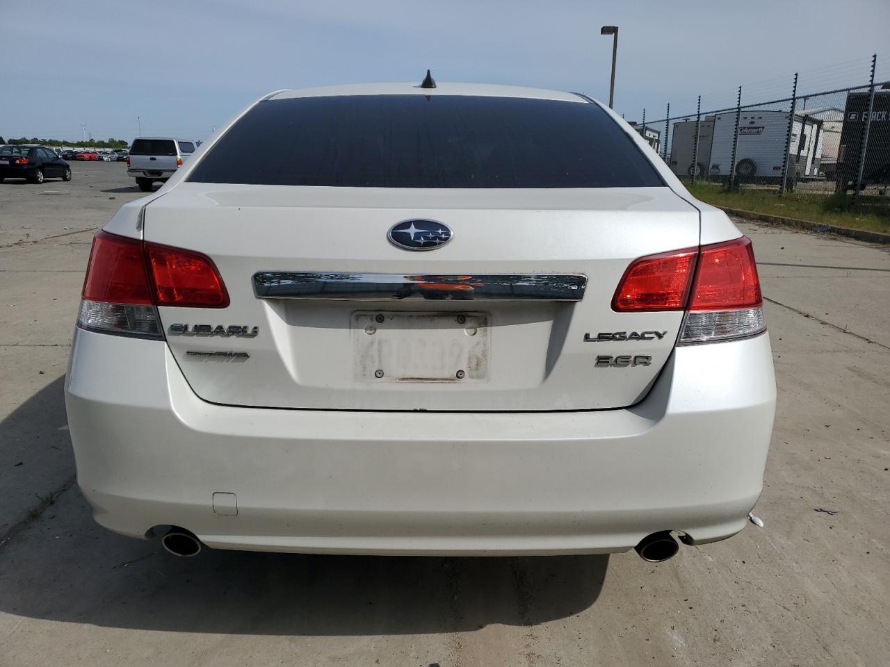 2011 Subaru Legacy 3.6R Premium - Image 6
