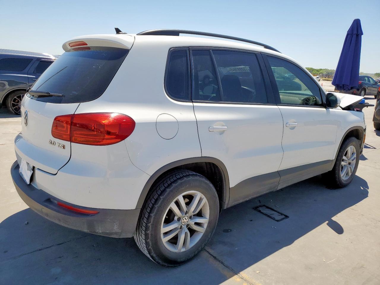 2015 Volkswagen Tiguan S - Фото 3