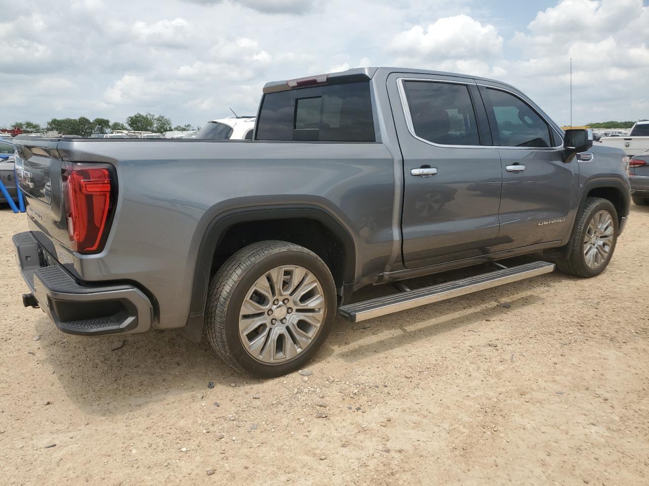 2022 GMC Sierra Limited K1500 Denali - Image 3