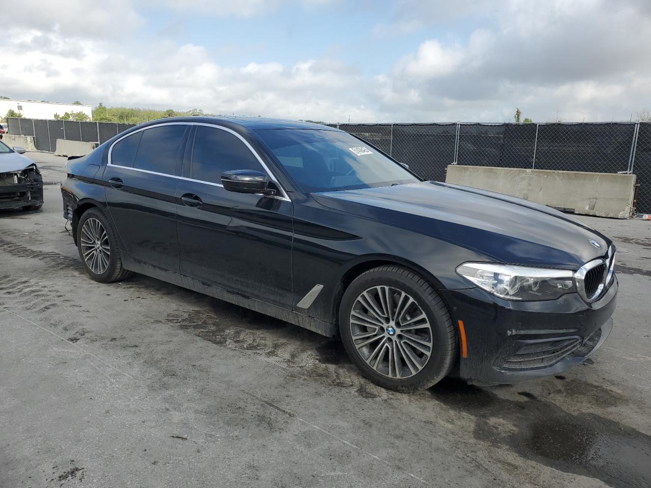 2019 BMW 530 I - Фото 4