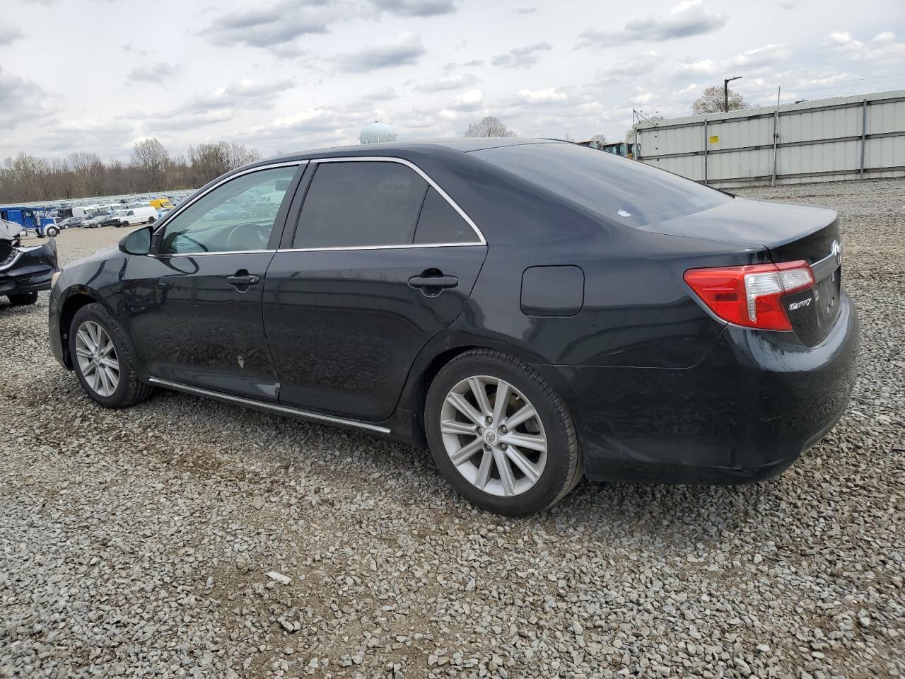 2012 Toyota Camry Base - Фото 2