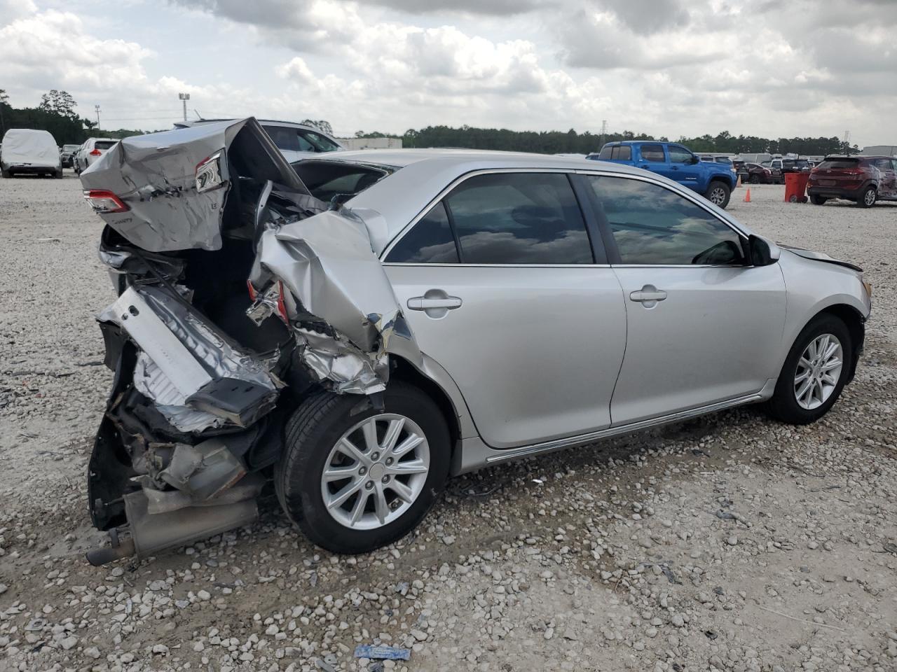 2012 Toyota Camry Le - Image 3