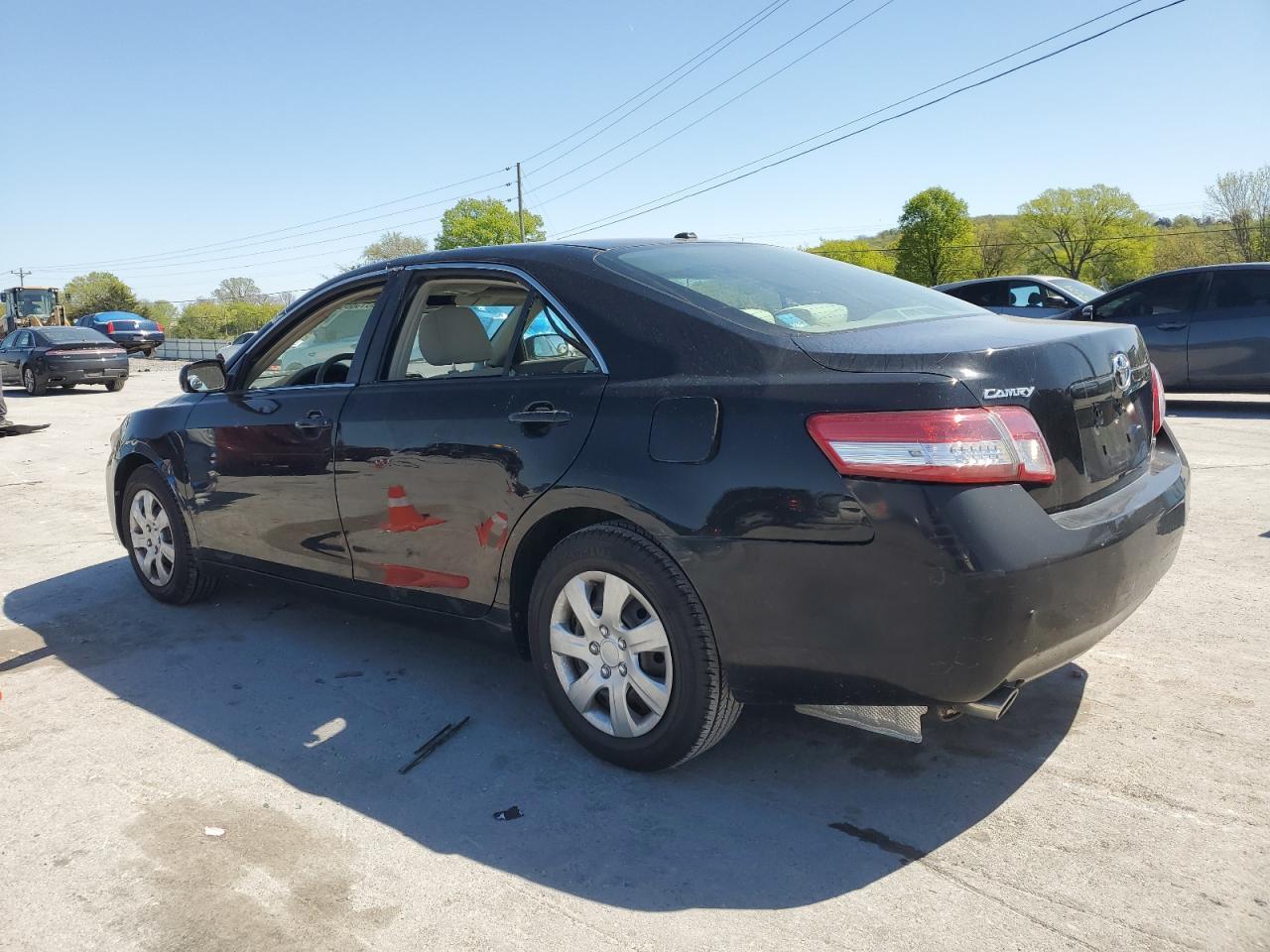 2010 Toyota Camry Se - Фото 2