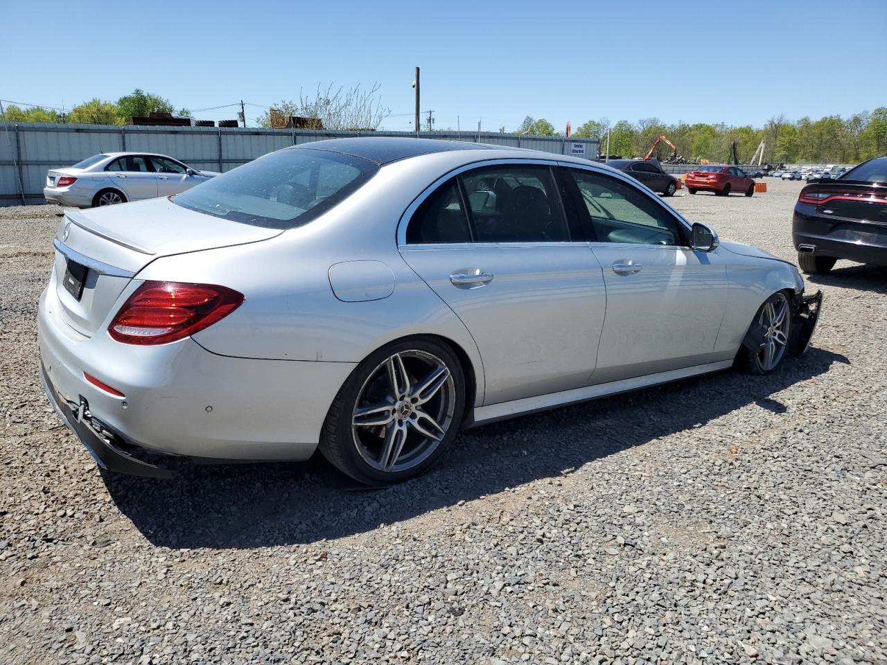 2019 Mercedes-Benz E 300 - Фото 3