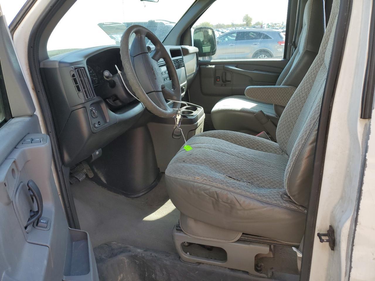 2003 GMC Savana G3500 - Image 7