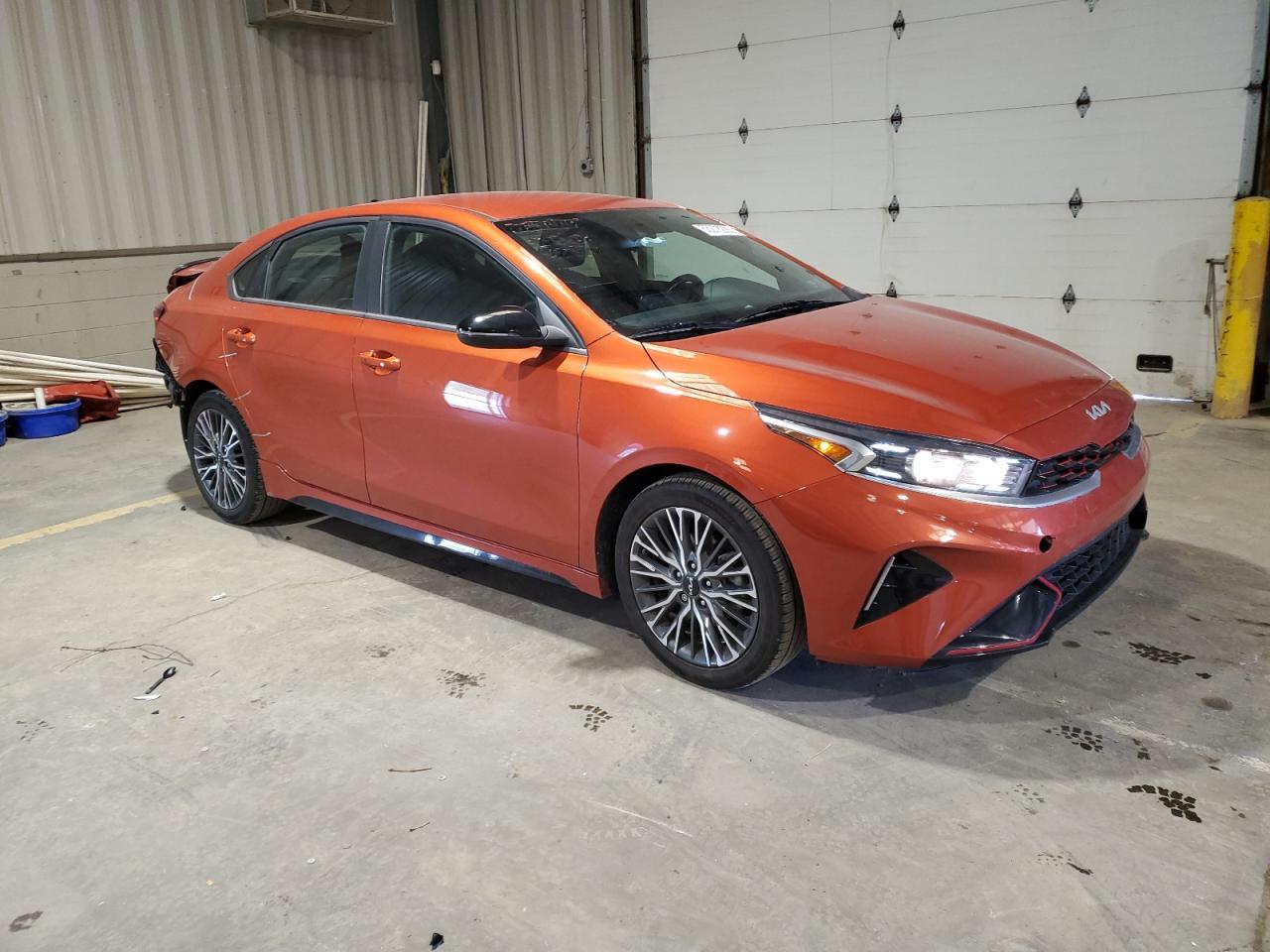 2022 Kia Forte Gt Line - Фото 4