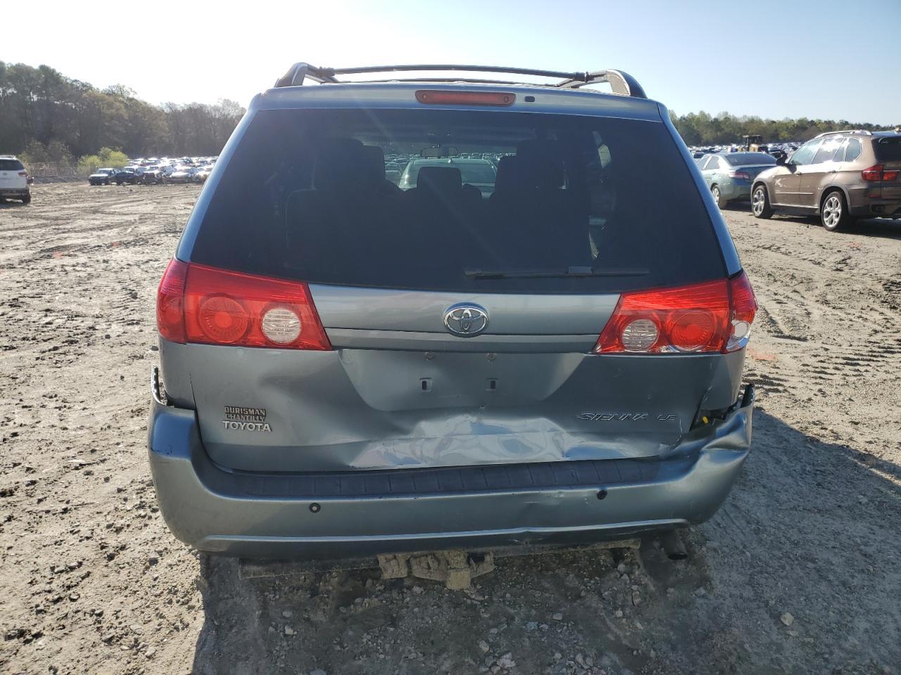 2010 Toyota Sienna Ce - Фото 6