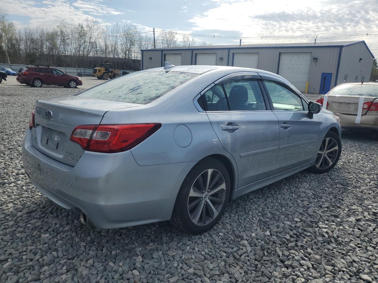 2017 Subaru Legacy 3.6R Limited - Фото 3