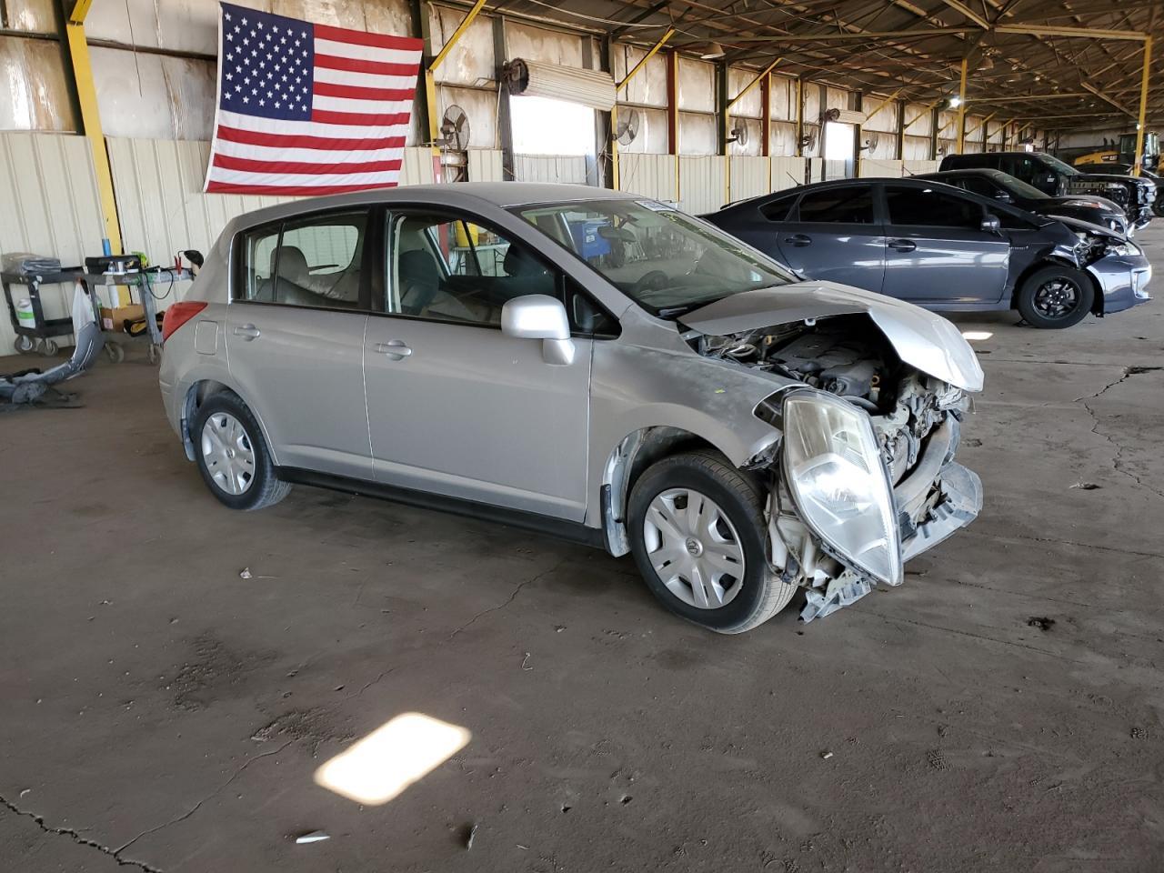 2011 Nissan Versa S - Фото 4