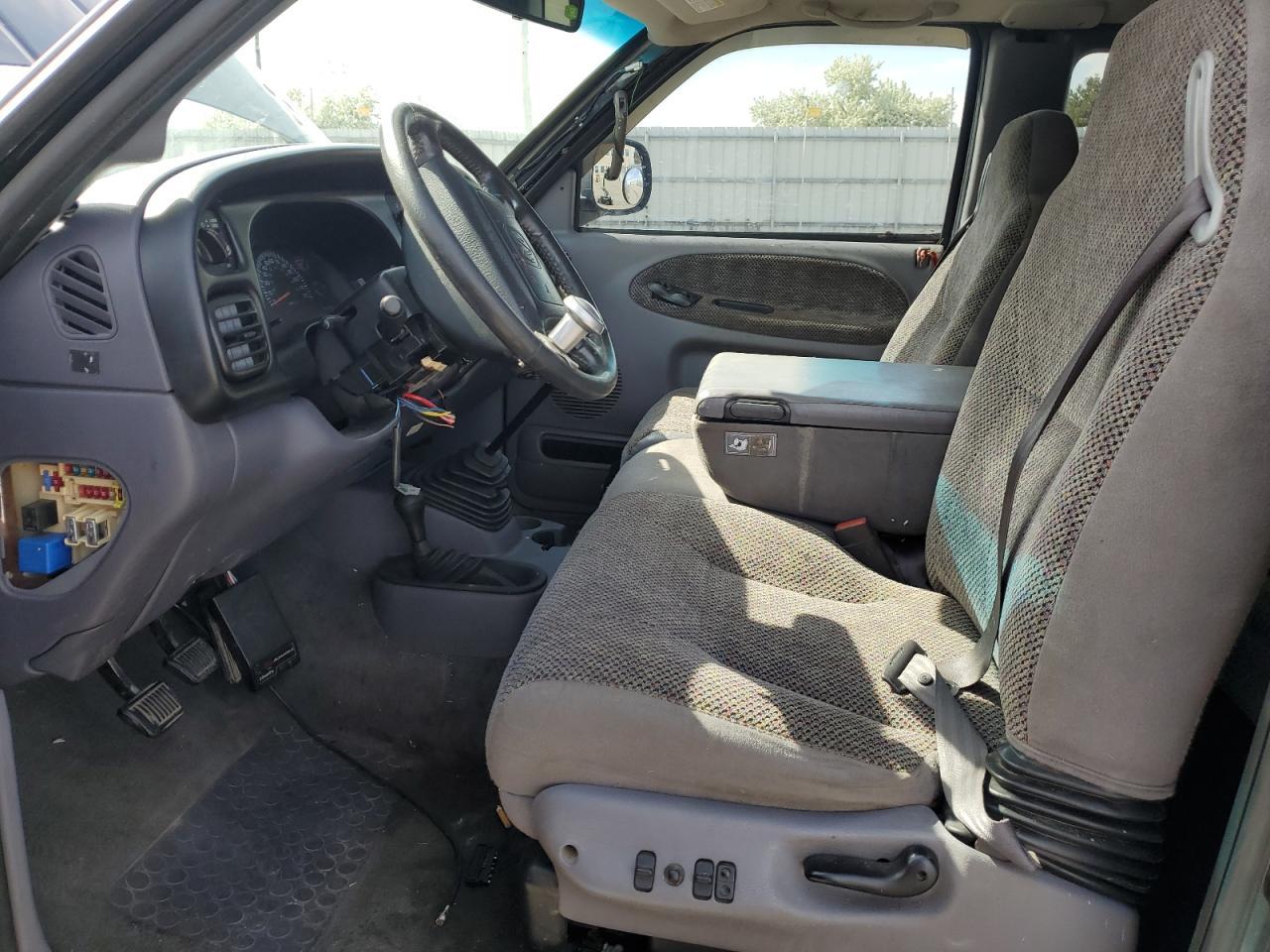 2001 Dodge Ram 2500 - Фото 7
