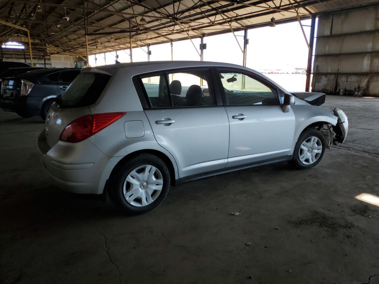 2011 Nissan Versa S - Фото 3