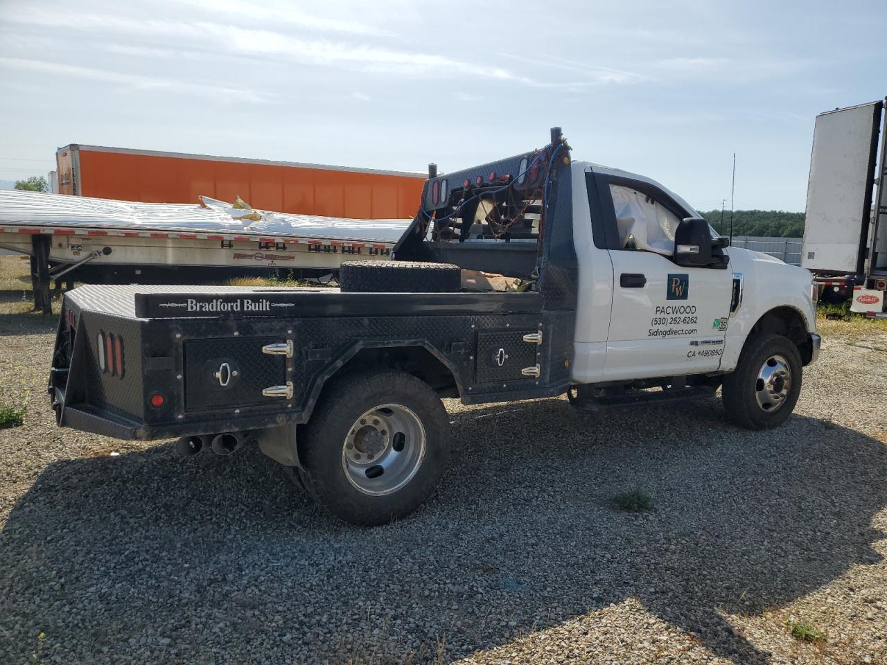 2022 Ford F350 Super Duty - Фото 3