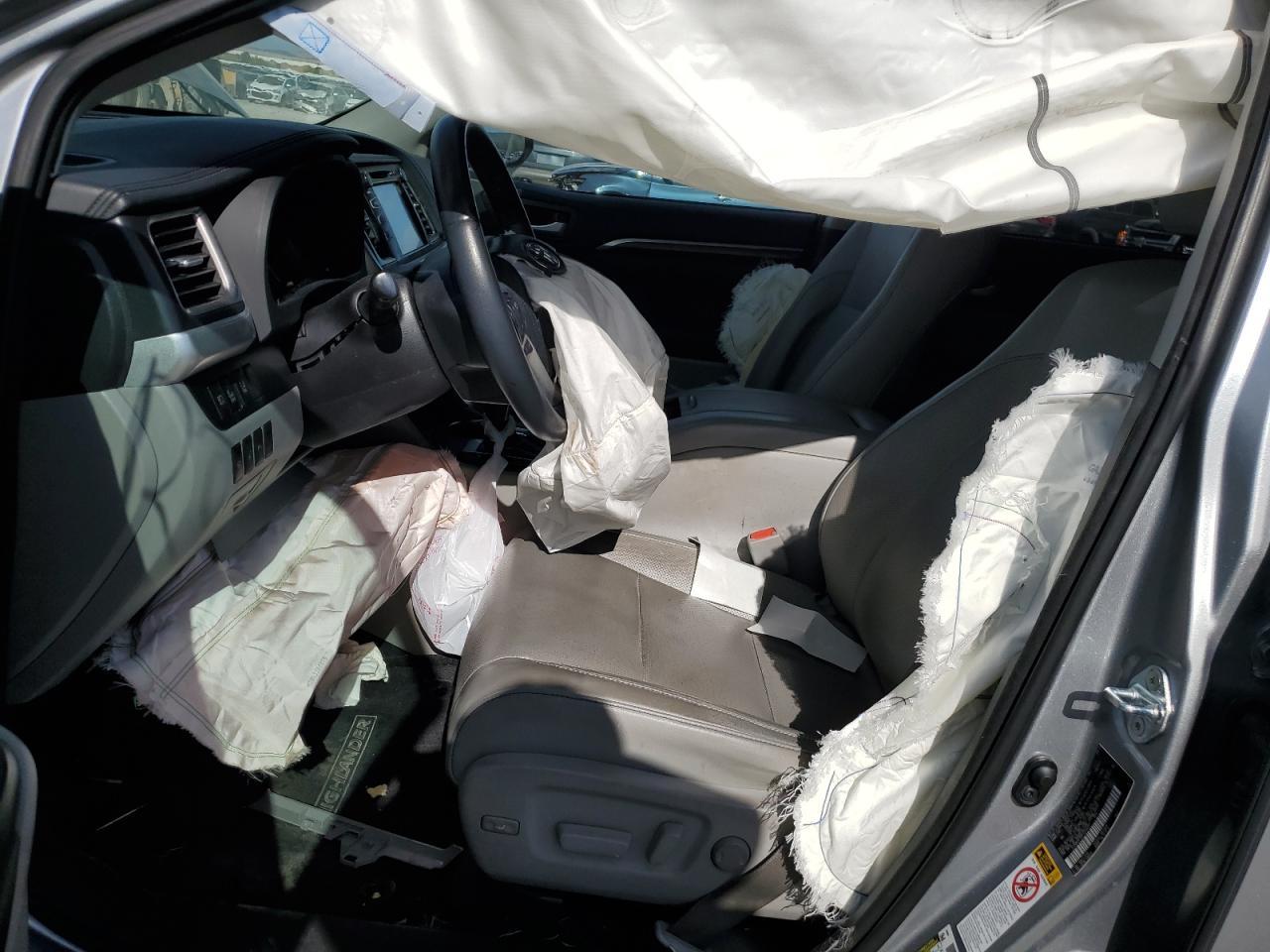 2015 Toyota Highlander Limited - Image 7