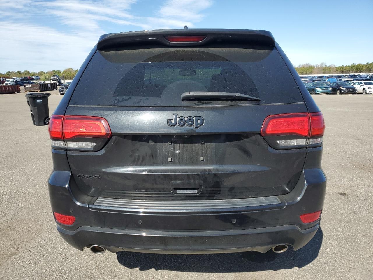 2015 Jeep Grand Cherokee Laredo - Image 6