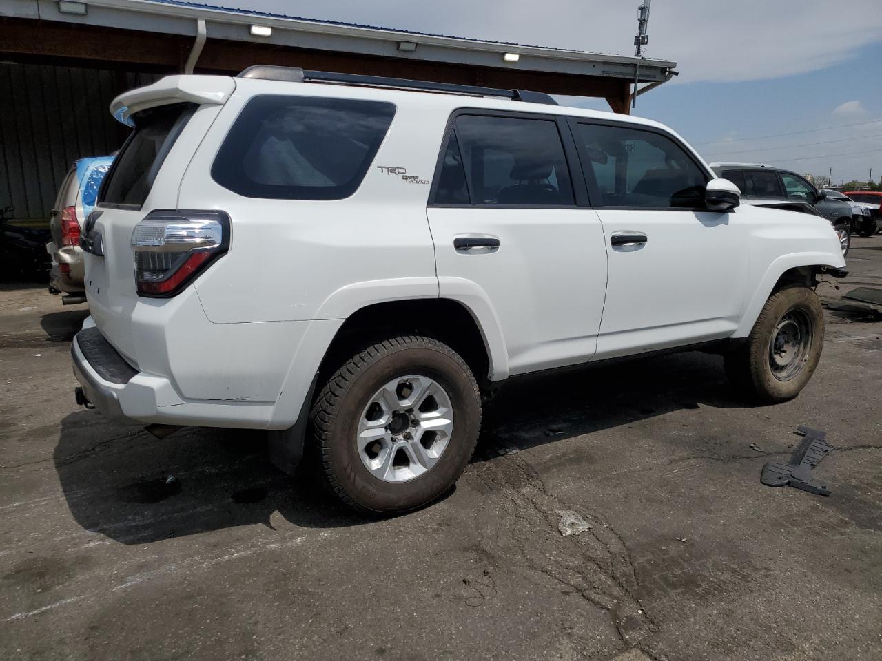 2020 Toyota 4Runner Sr5/Sr5 Premium - Image 3