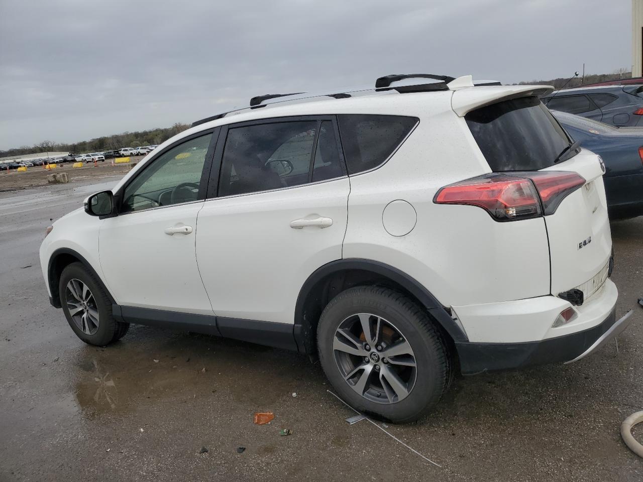 2016 Toyota Rav4 Xle - Image 2