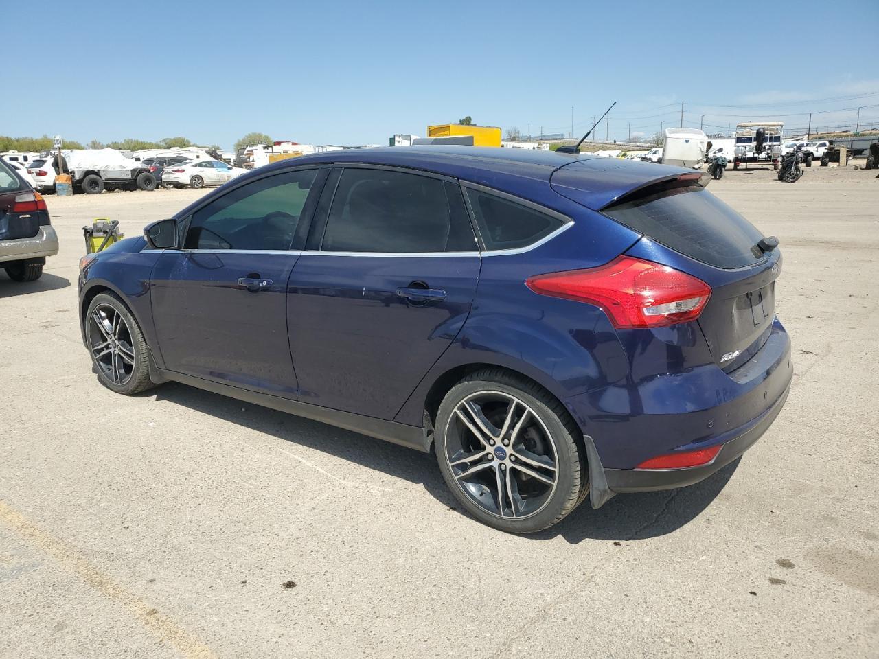 2017 Ford Focus Titanium - Фото 2